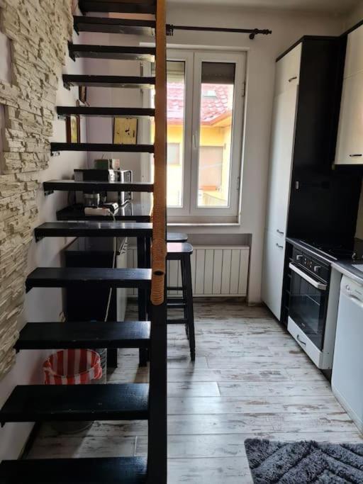 Ferienwohnung Raya Maisonette, Ideal Center Sofia Exterior foto